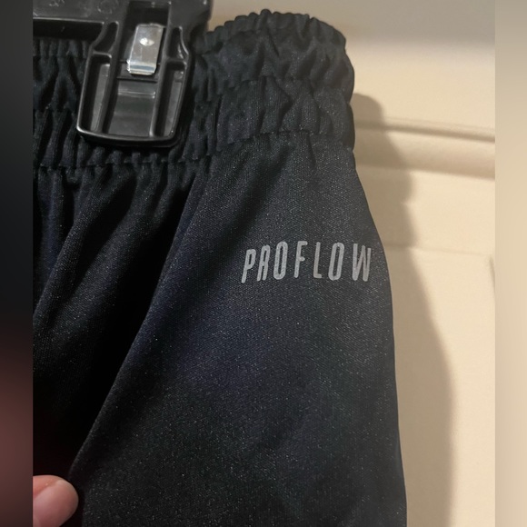 Men’s Black USA Pro Flow Basketball Shorts - Picture 2 of 4